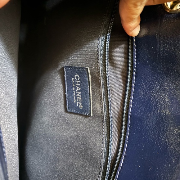 Elegant Navy Quilted Handbag - Picture 7 of 13